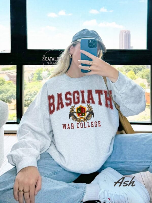 Vintage Fantasy Academy Sweatshirt, Dragon Rider Pullover, Book Inspired Unisex Gift for Readers and Fans